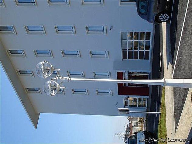 Ibis Styles Lyon Meyzieu Arena Stadium Exterior photo