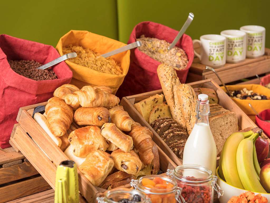 Ibis Styles Lyon Meyzieu Arena Stadium Restaurant photo